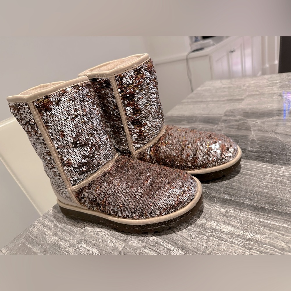 Ugg classic short sparkles champagne boot. Size 5